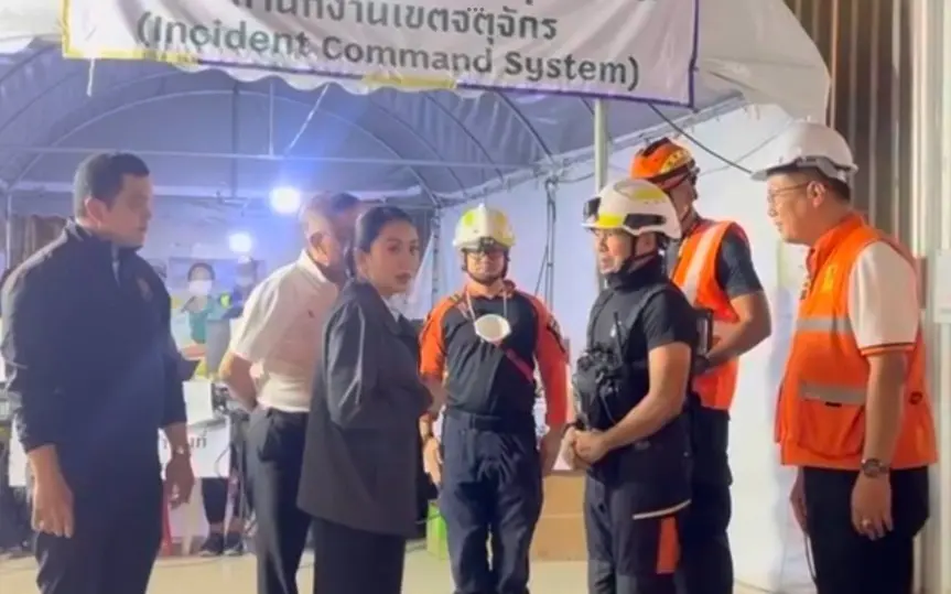 18 Tote, 76 Vermisste: Rettungsteams kämpfen unter Trümmern (Videos)