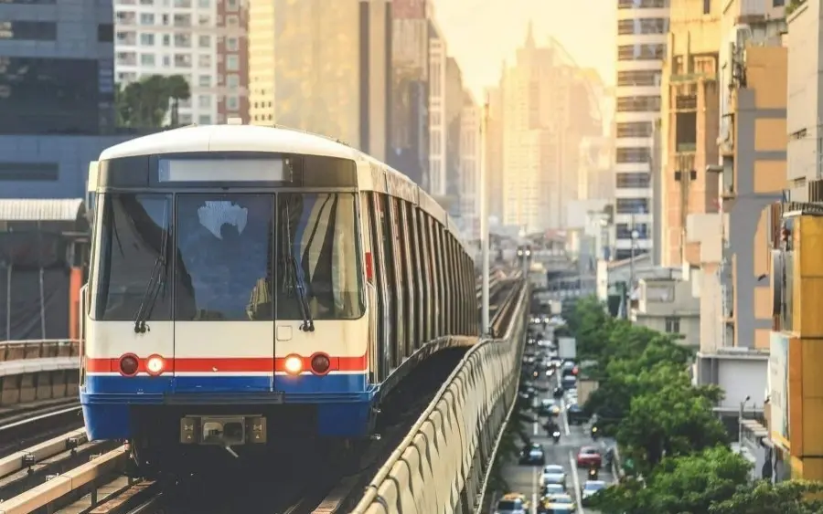 20-Baht-Tarif für alle Bahnen!
