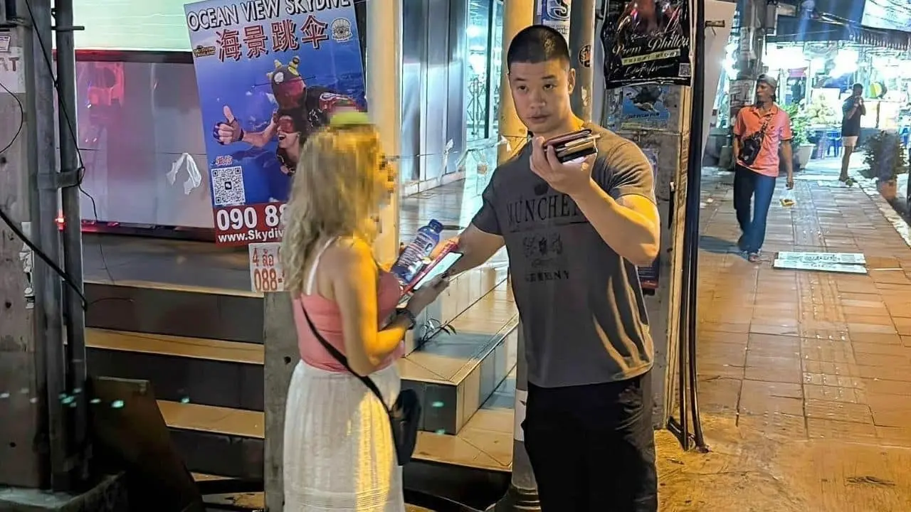 Visa abgelaufen, Gummi dabei – Festnahmen am Strand von Pattaya
