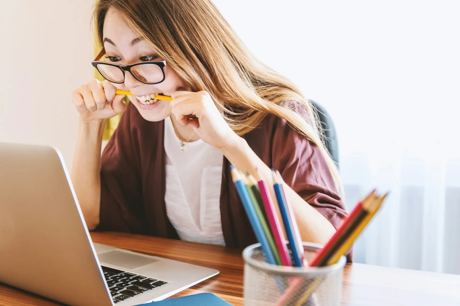 Akademisches Ghostwriting in Deutschland: Was Studenten über professionelle Unterstützung wissen sollten