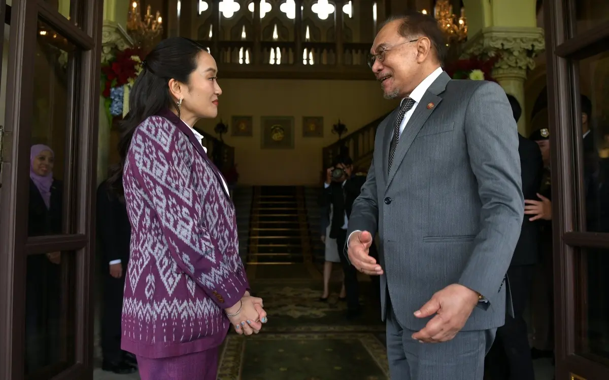 ASEAN-Chef Anwar trifft Thaksin – Geheim-Gespräche in Bangkok!