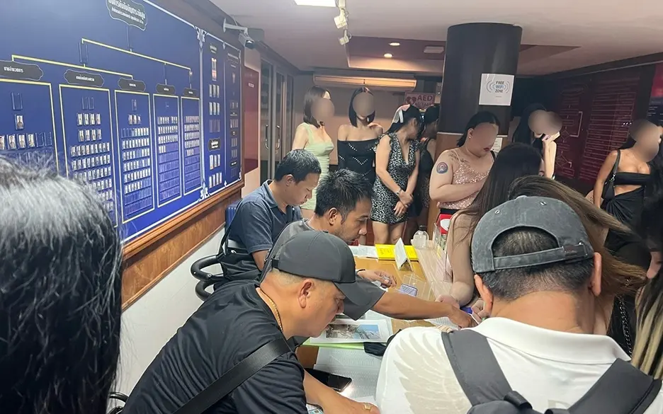 Bangkok Pride kritisiert Verhaftung von 37 Transfrauen in Phuket (Video)