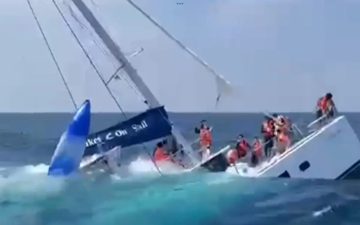 Beinahe-Desaster mit Katamaran auf hoher See: Erfolgreiche Rettung von 38 ausländischen Touristen nahe Phuket – Video