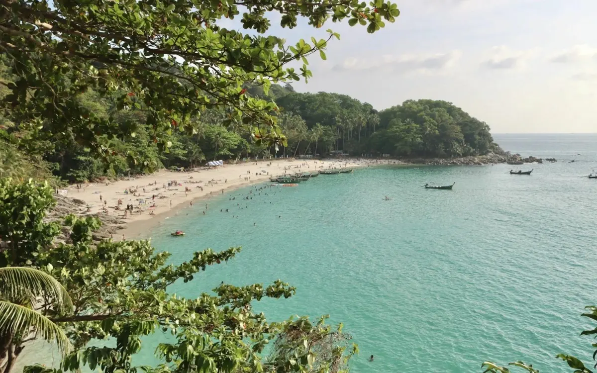 Phuket im Sommer: Zwischen Postkartenidylle und Realität