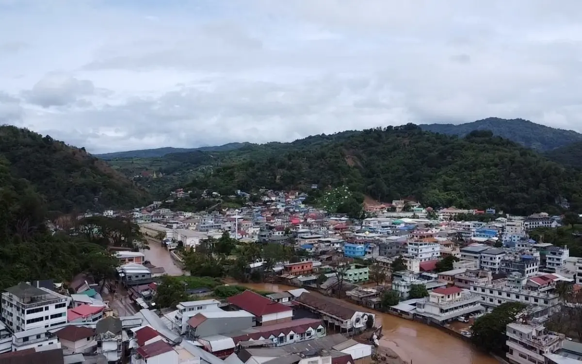 Flut bricht Dämme – Evakuierung in Mae Sai