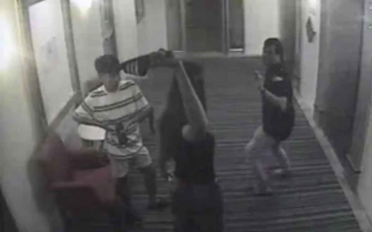 Gewaltsamer Goldraub in Thailand: Transfrau und Komplize nach Attacke auf indischen Mann festgenommen – Video
