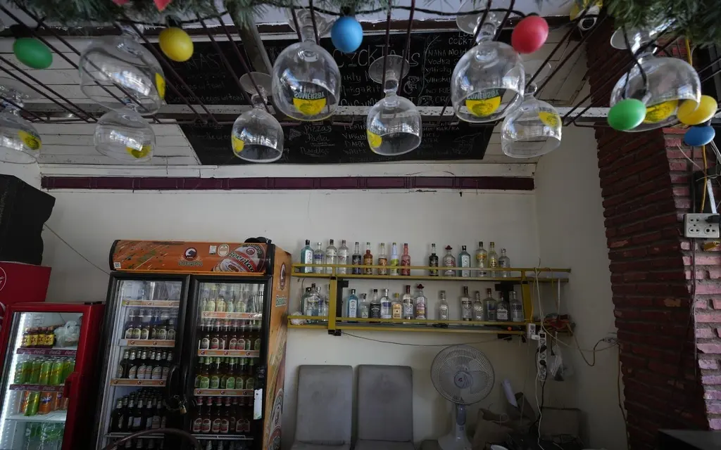 Laos: Sechs Touristen sterben an Massenalkoholvergiftung – Regierung verspricht Gerechtigkeit