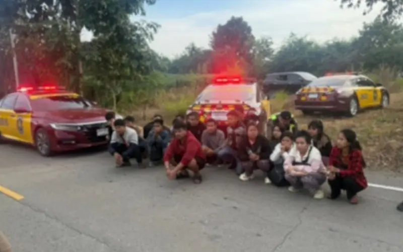 Migrantenschmuggel in Kanchanaburi – 18 Personen in einem Pickup-Truck entdeckt
