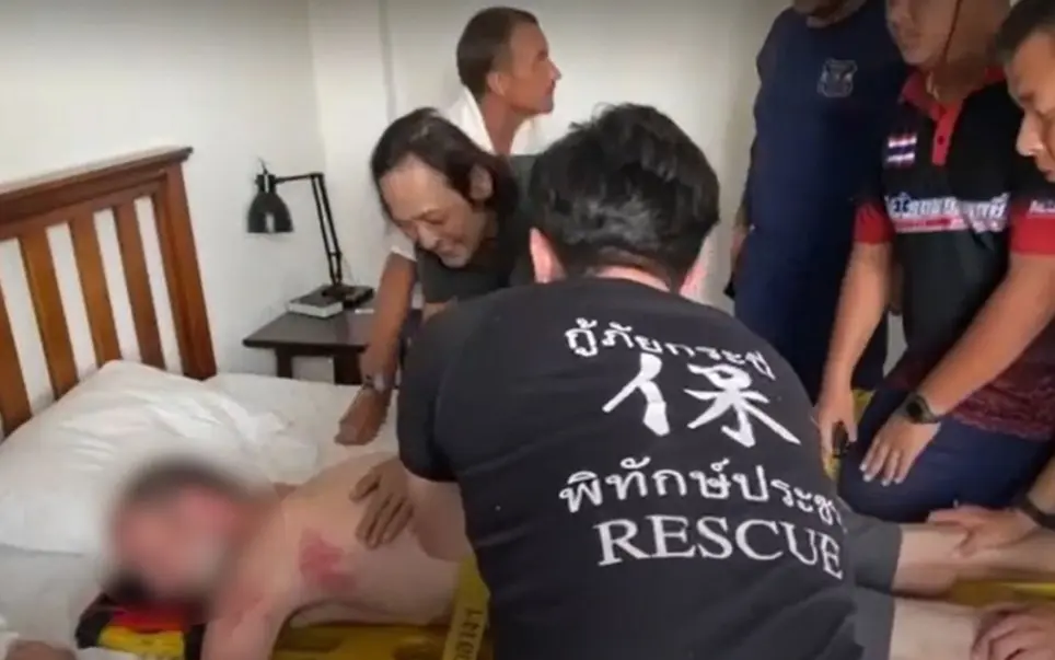 Niederländischer Tourist in Krabi sorgt für Aufsehen: Ohne Kleidung durch Hotel gerannt und gestürzt