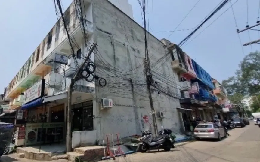 Razzia in Pattaya: Einwanderungsbeamte gehen erfolgreich gegen illegale Ausländer vor
