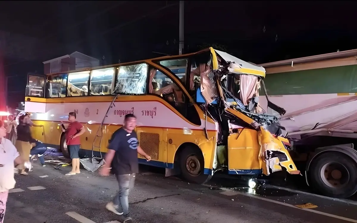 Reisebusunfall in Nakhon Ratchasima: 43 Verletzte bei dramatischer Rettungsaktion – Video