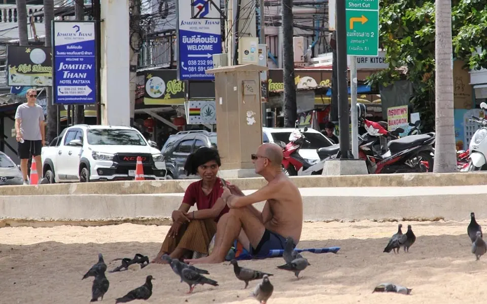 Rentner fliehen vor Einsamkeit in Pattaya