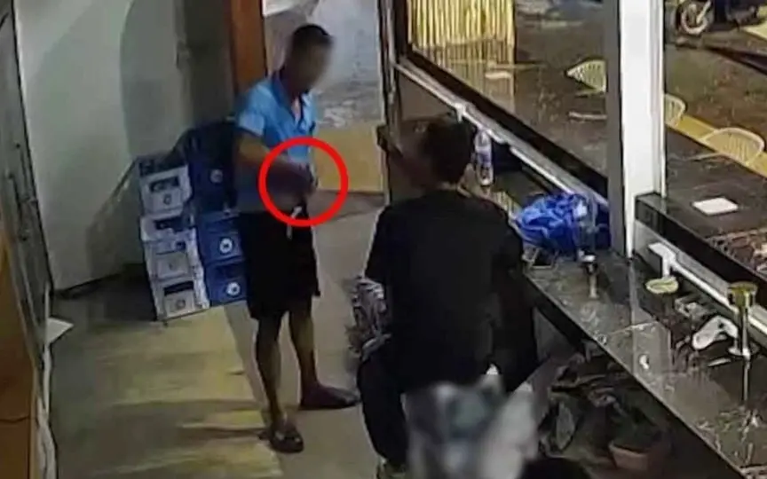 Restaurantmanager wegen lächerlicher 45-Baht-Rechnung mit Waffe bedroht