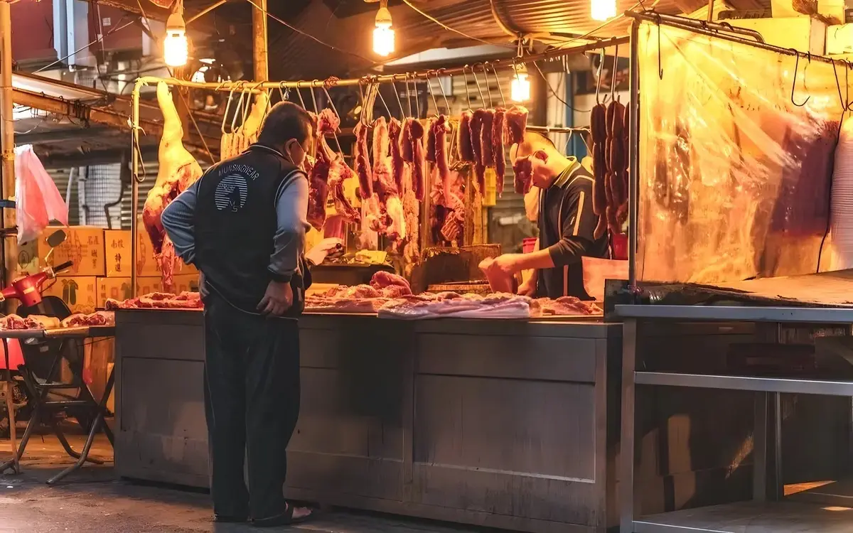 Rohes Fleisch auf Thailands Märkten – Kaufen oder nicht?