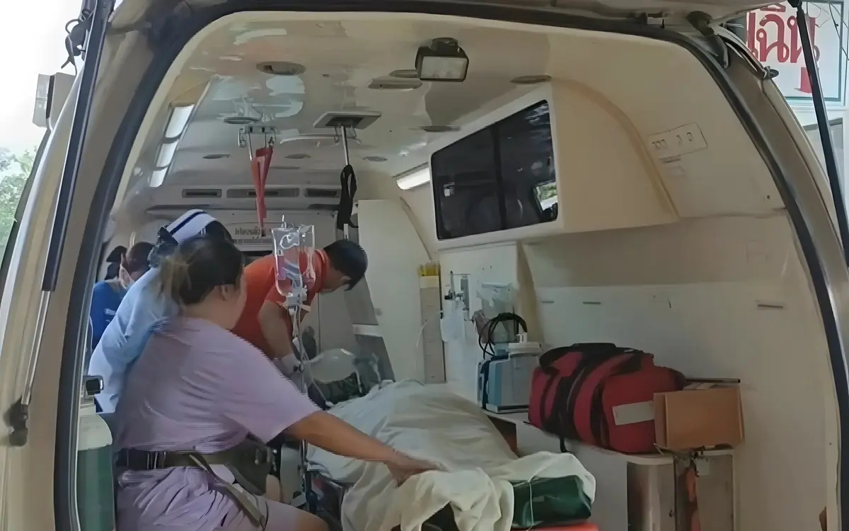 Schüler verletzt Klassenkameradin mit Messer nach Sitzplatzstreit im Bus