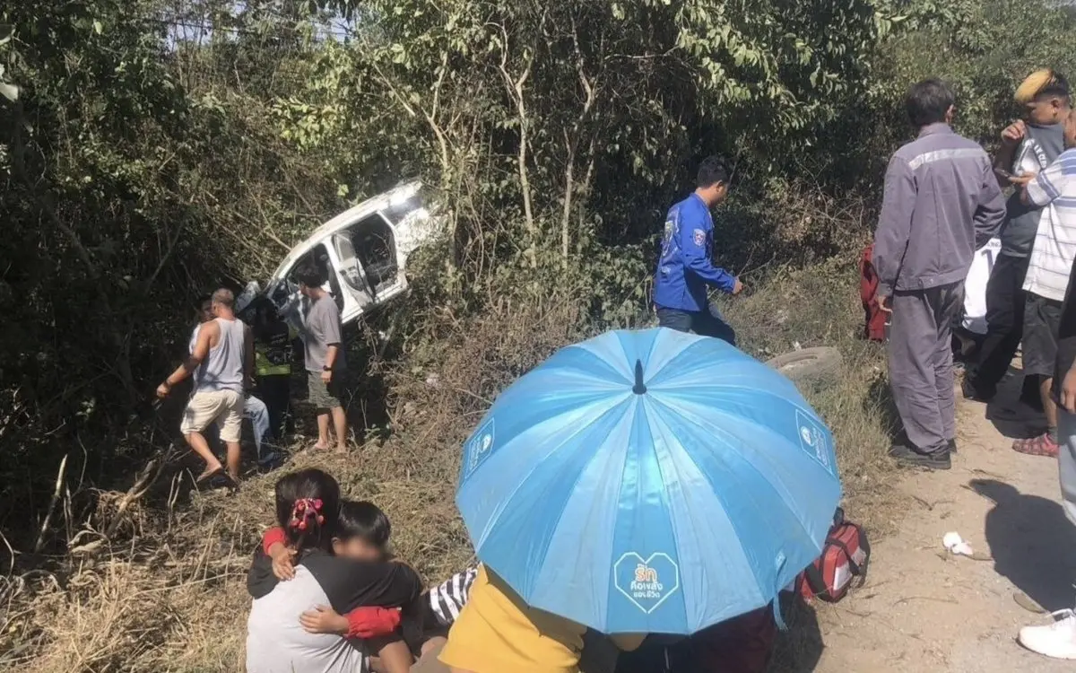 Schwerer Verkehrsunfall in Lampang: 11 Verletzte, darunter Kinder
