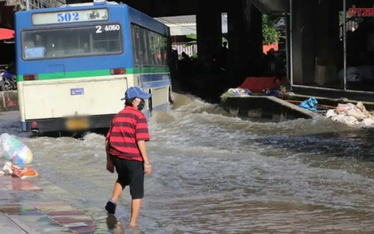 Sintflutartige Regenfälle erschüttern Thailand