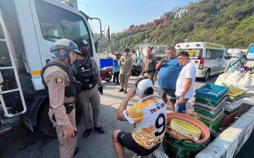 Streit um Parkplatz eskaliert und endet mit Schuss in Kopf in Pattaya