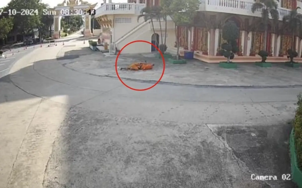 Tempelkonflikt in Nakhon Pathom: Mönche liefern sich gewaltsamen Streit mit Axt und Messer – Video