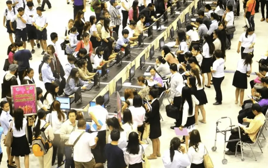 Thailand spart sich arm!