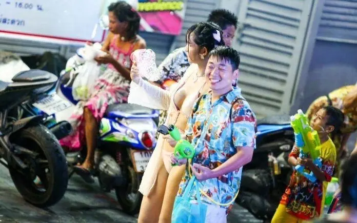 Tipps für Ihr erstes Songkran Fest 2025 in Thailand