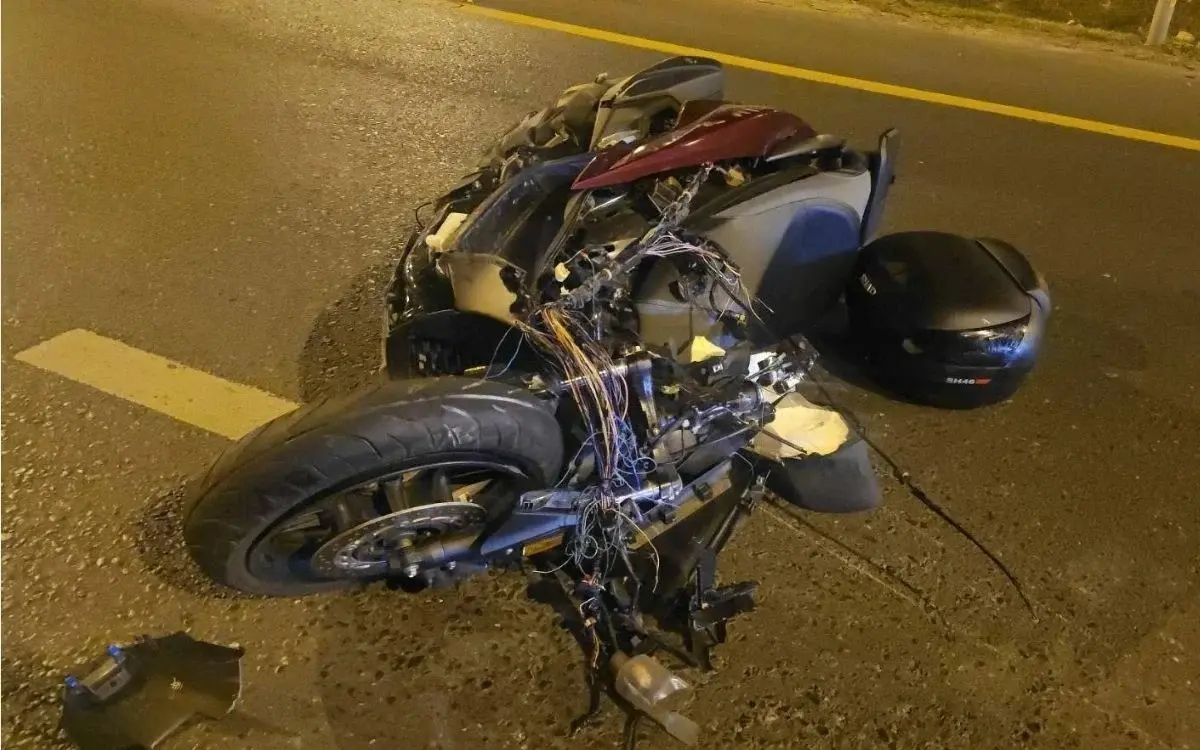 Tödlicher Crash in Thailand: Rasender Russe prallt gegen Strommast