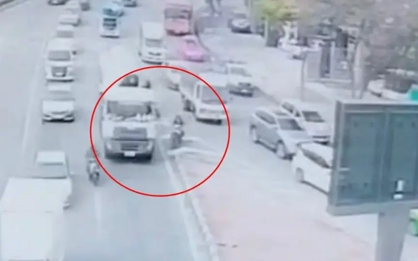 Tödlicher Motorradunfall: 24-Jähriger verliert sein Leben – Video