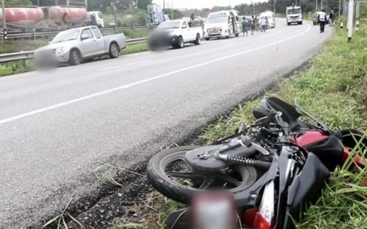 Tragischer Motorradunfall in Chumphon: Junge Verkäuferin verliert ihr Leben auf Weg zum Neujahrsfest