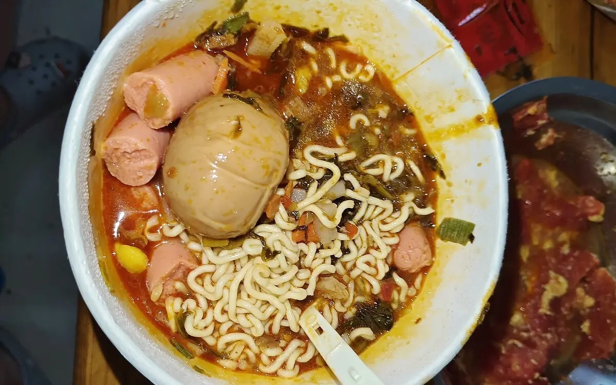 Übermäßiger Konsum von verarbeitetem Fleisch in Thailand: Dieses Essen kann schwere Nierenprobleme und Krebs verursachen