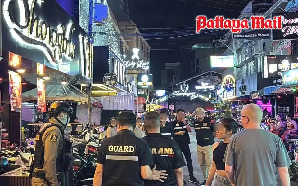 Verhaftung in Pattaya: Eifersüchtiger Ex-Mann einer Bardame bedroht Personal mit Waffe