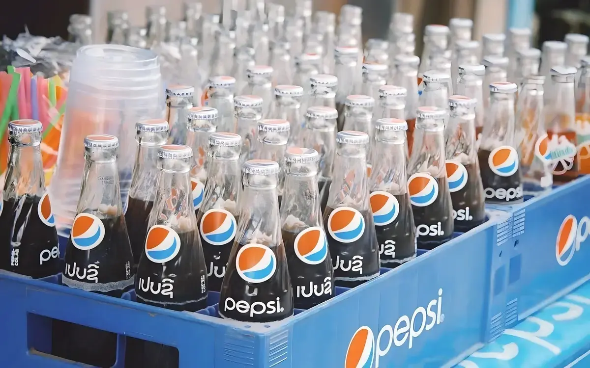 Wie gelang es Coca-Cola und Pepsi in Thailand Fuß zu fassen?