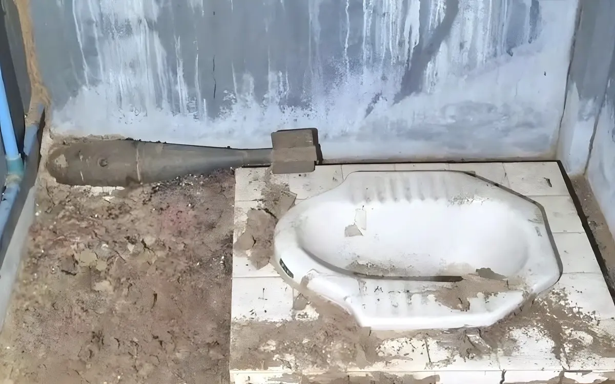 Wie kam eine 81-mm-Mörsergranate ins Badezimmer? Anwohner sind besorgt