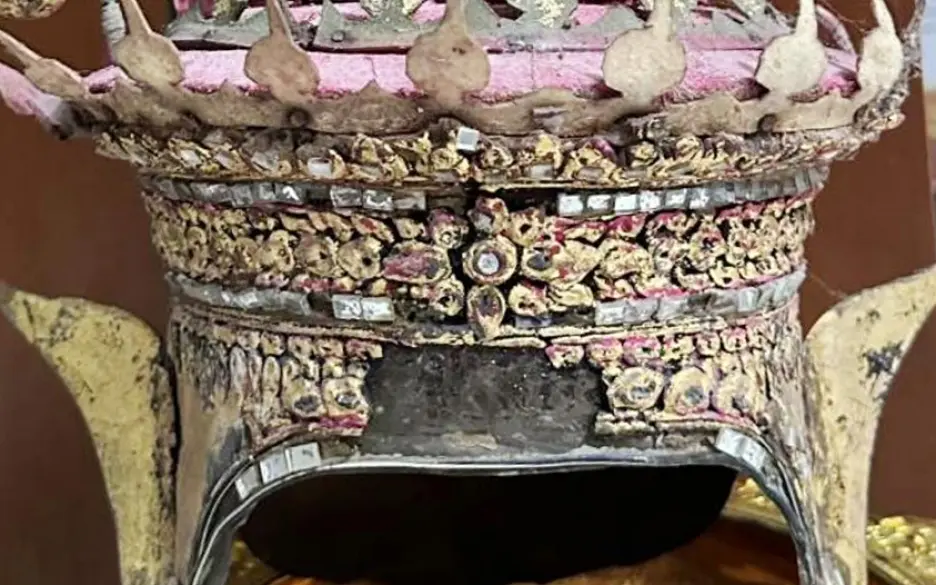 200 Jahre alter thailändischer Kulturschatz Nora-Tanzkopfschmuck gestohlen