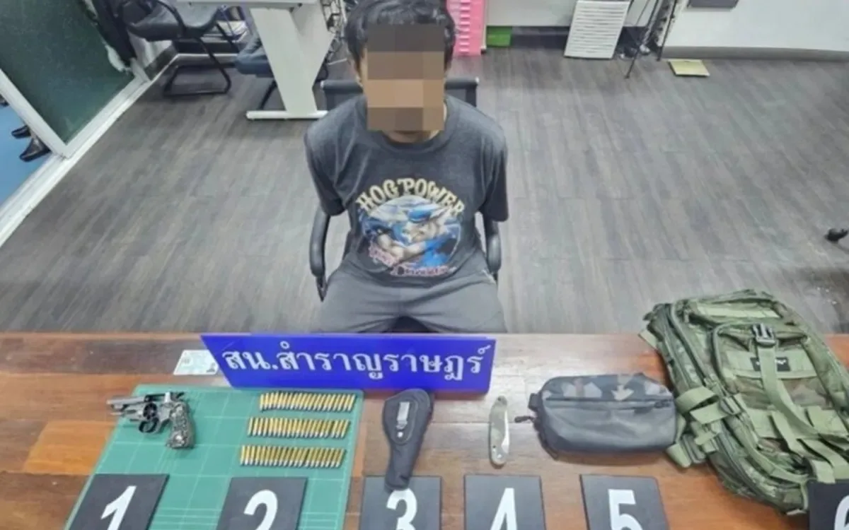 Krieg beim Kauf von Luxus-Tasche: Shopper greift mit Waffenarsenal an