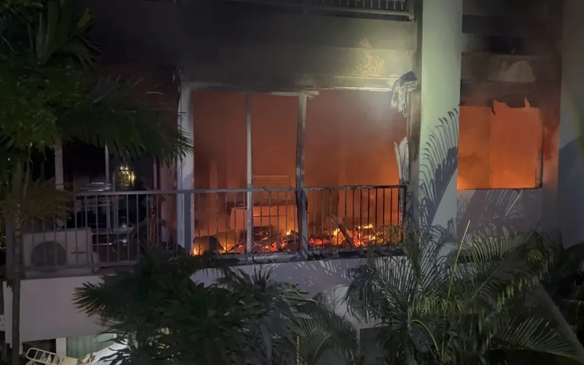 Knall, Flammen, Chaos: Franzose und Frau entkommen nur knapp