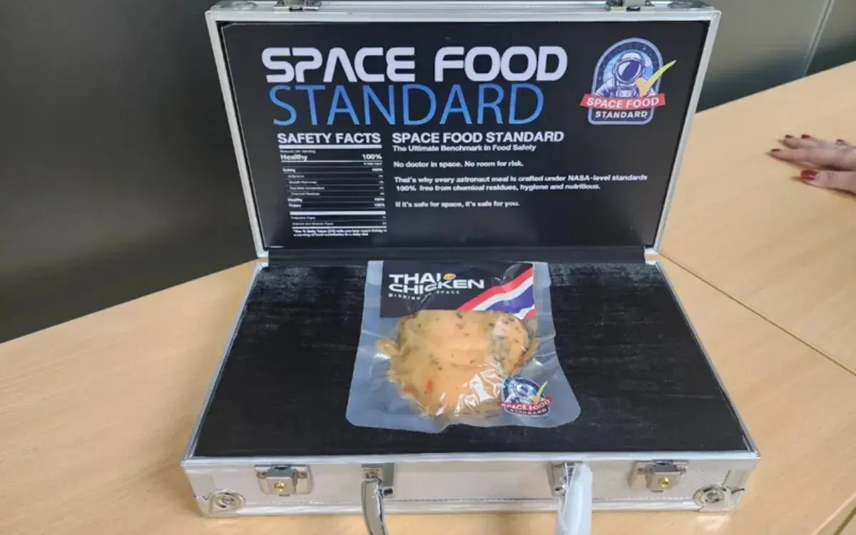 Thai-Huhn fliegt zur ISS!