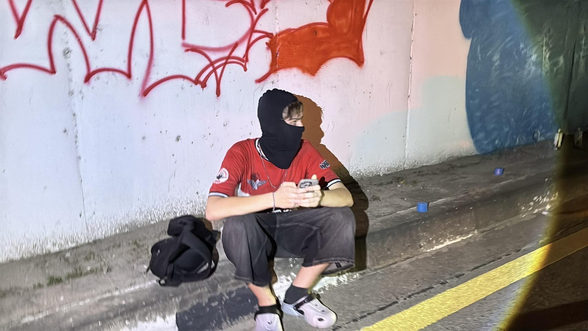 Russischer Jugendlicher beim Sprayen erwischt