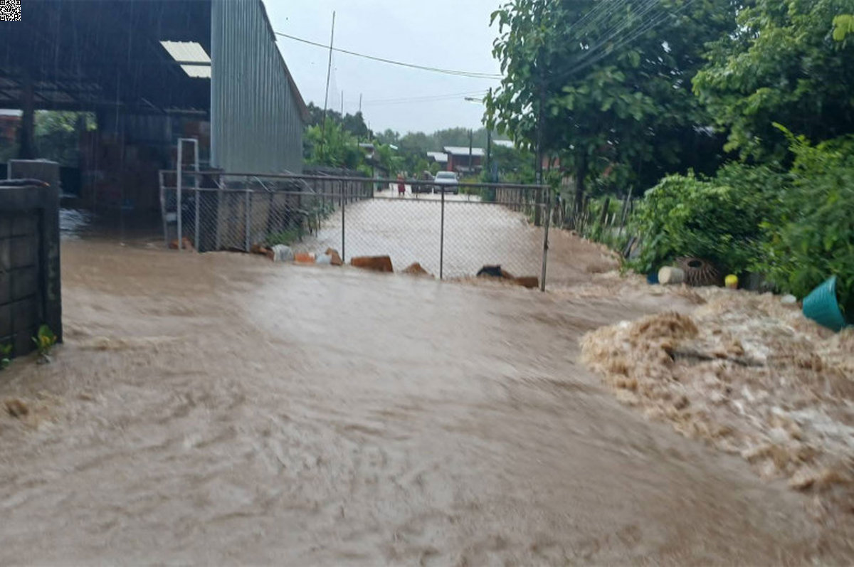 Heftiger Regen in Thailand: Phrae von Fluten getroffen
