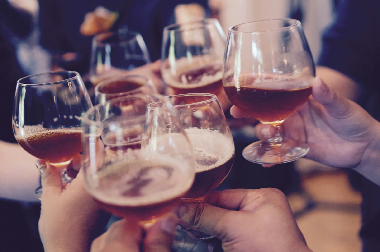 Zahlen zeigen Rückgang: Thailands Jugend verzichtet auf Alkohol