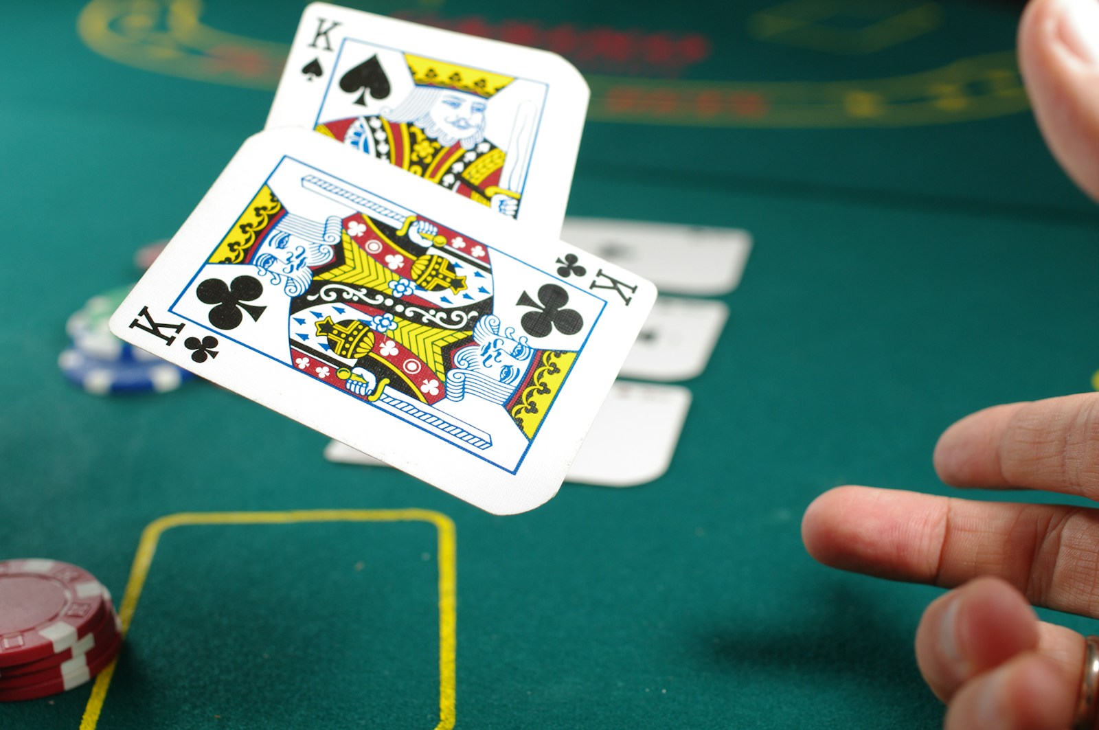 Poker-Politik sorgt für Wirbel im Parlament