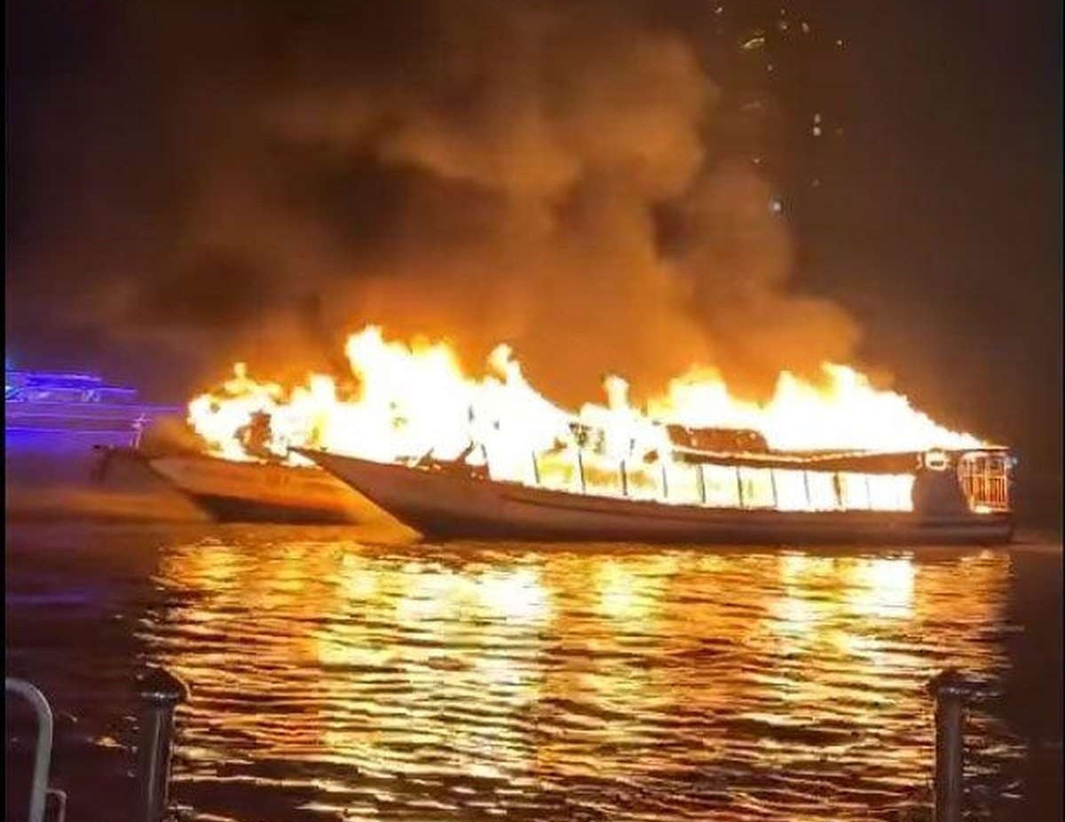 Bangkok: Feuer-Inferno auf dem Fluss