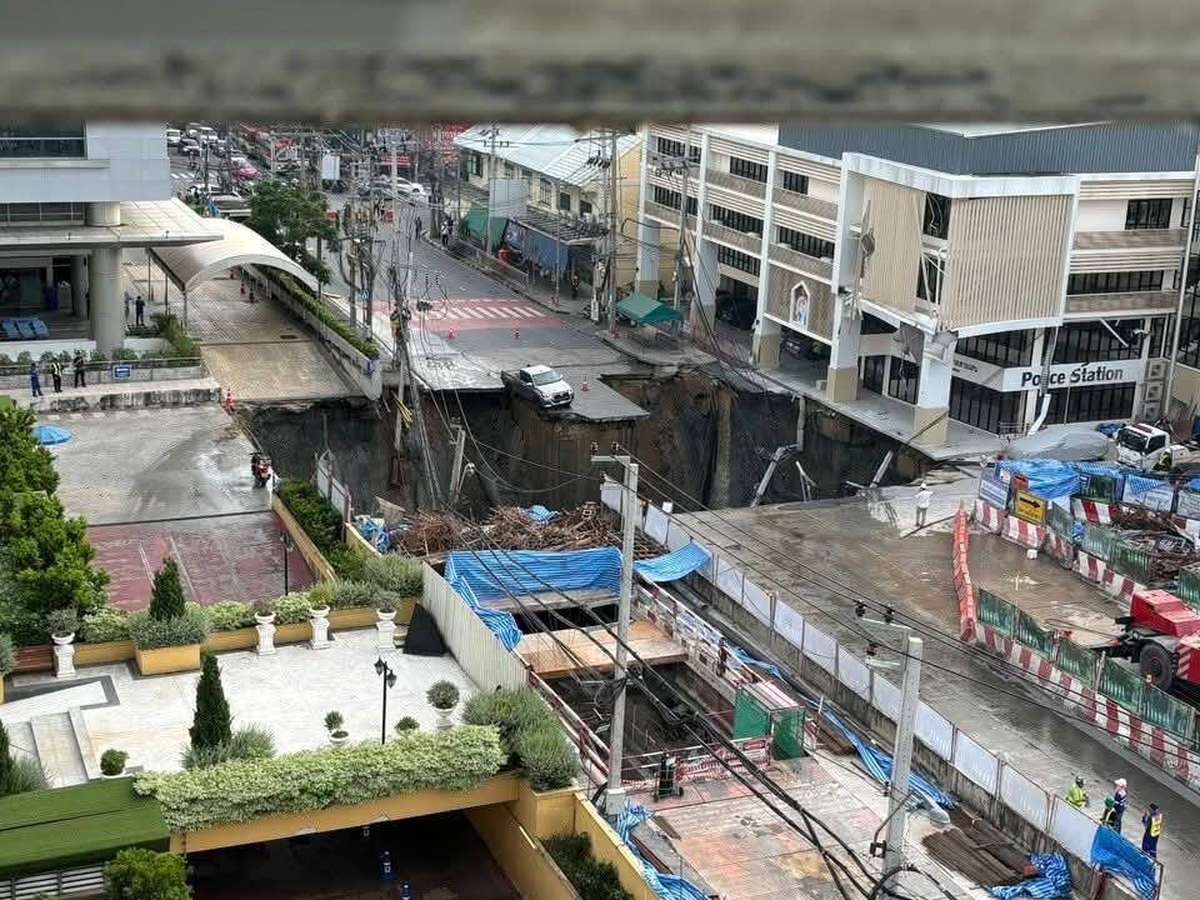 Evakuierung! 50 Meter tiefes Erdloch vor Klinik in Bangkok (Video)