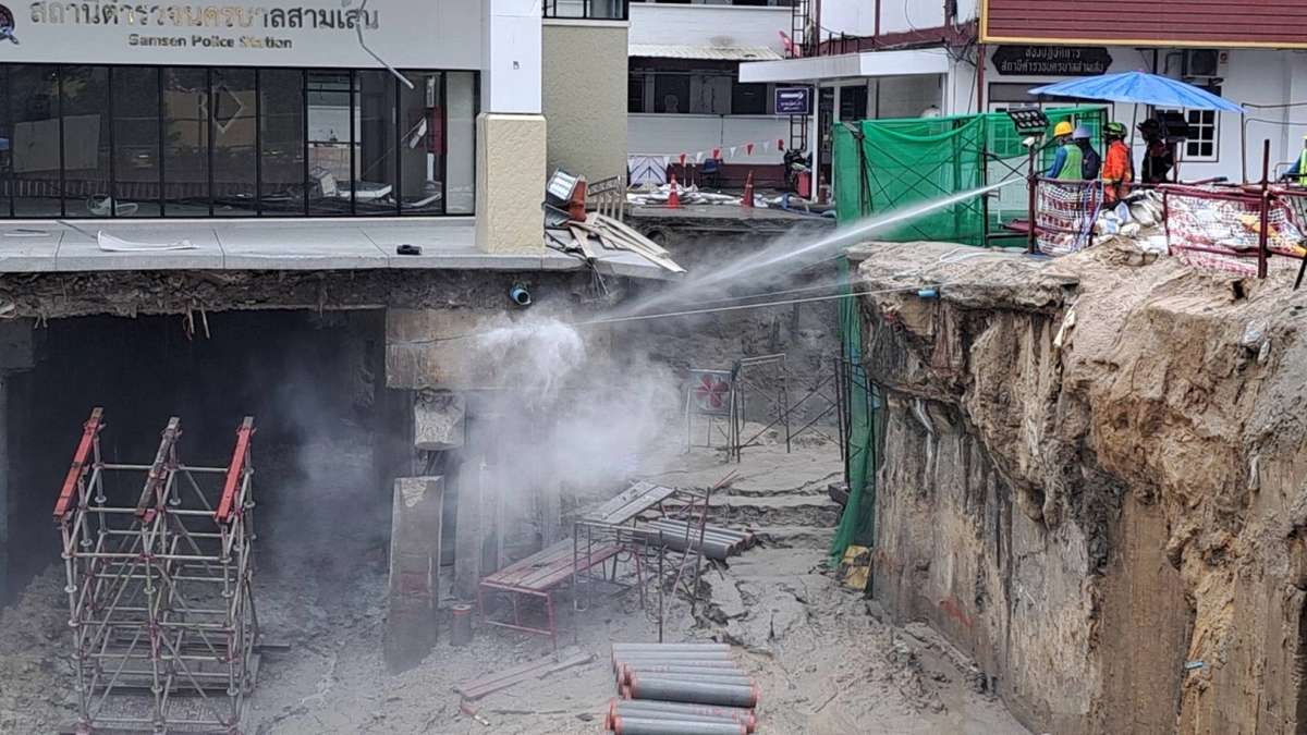 Sinkloch: Polizeistation stürzt ab! (VIDEO)