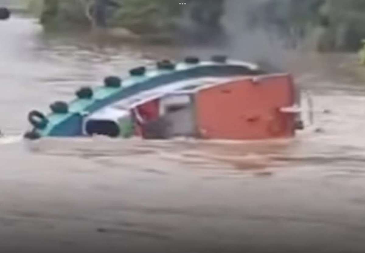 VIDEO: Boot sinkt – Schwangere Frau vermisst!