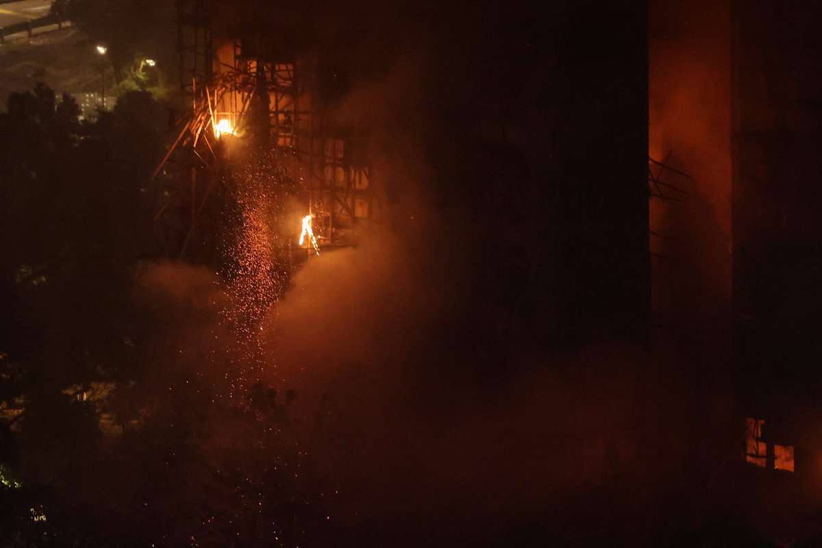 Hochhausbrand mit 36 Toten und 279 Vermissten