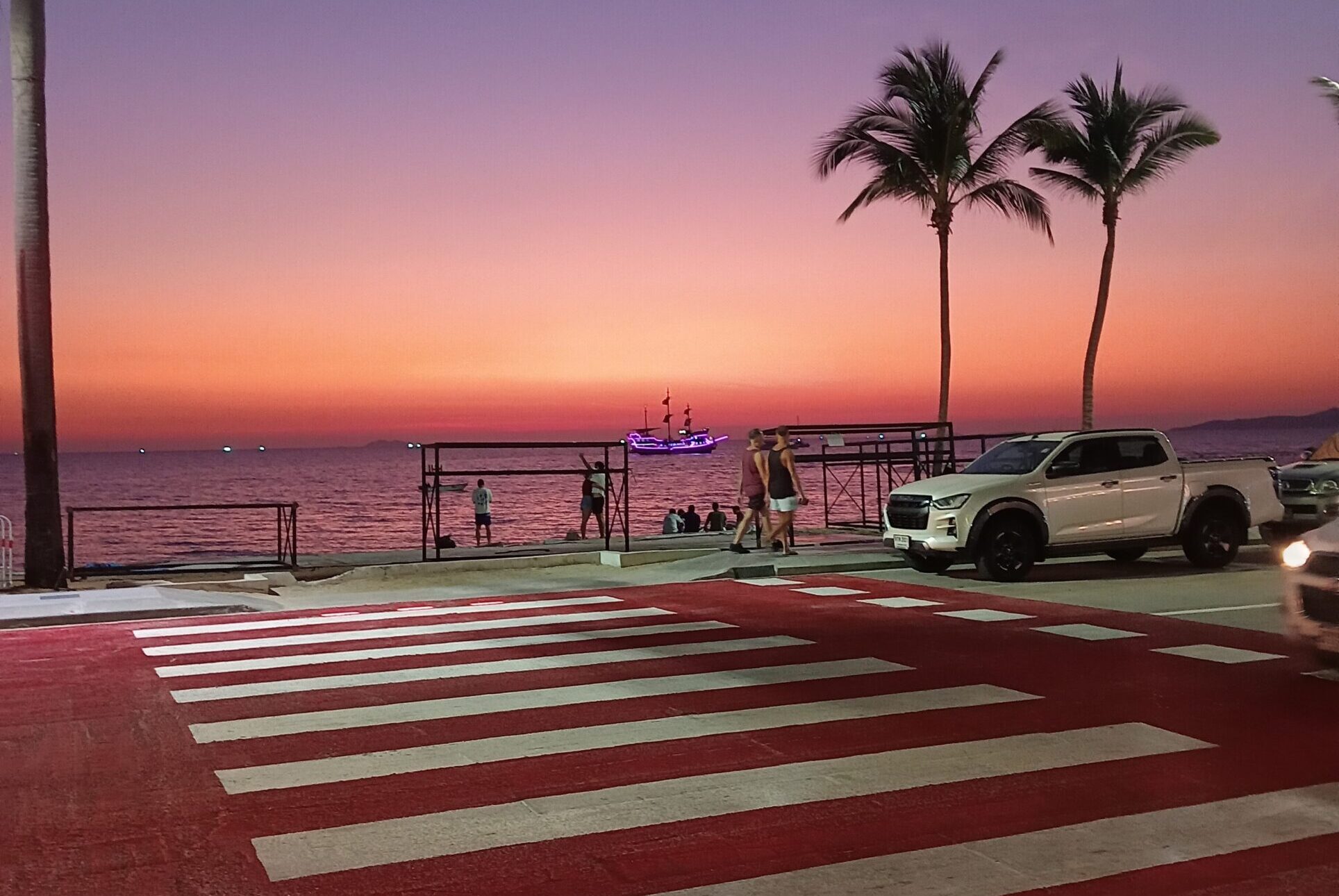 Jomtien Beach Road wieder zweispurig