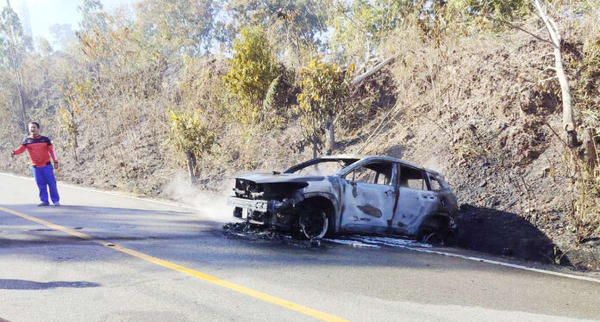 Mietwagen explodiert – Familie entkommt knapp (Video)