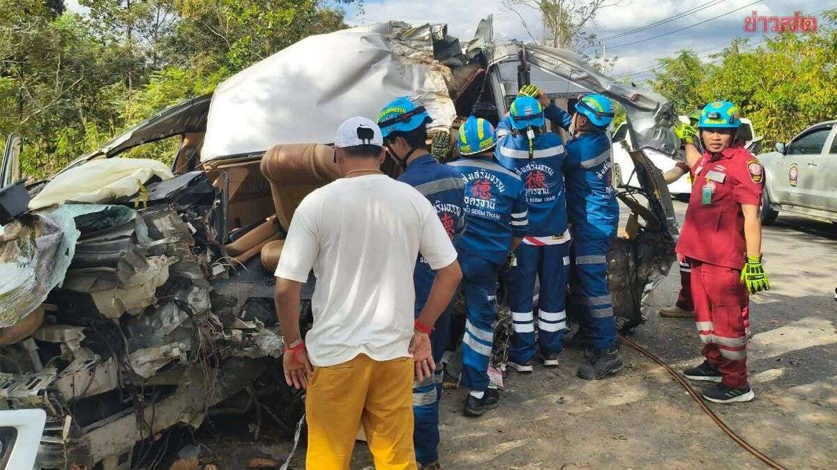 Reifenplatzer endet tödlich – Pilger-Van verunglückt