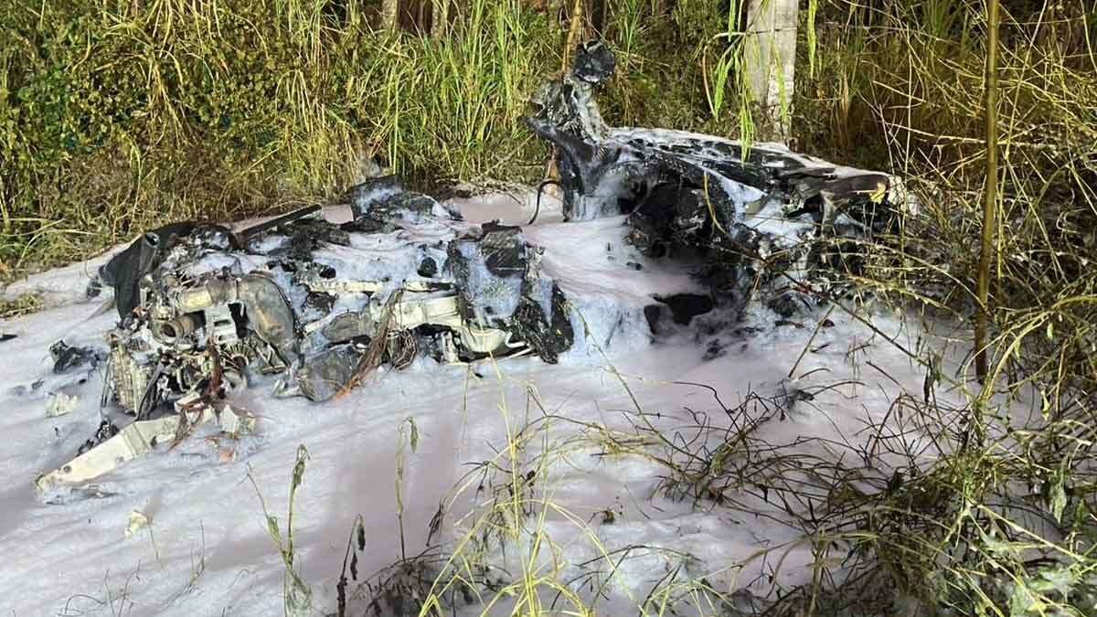 Supercar nach Unfall in Flammen