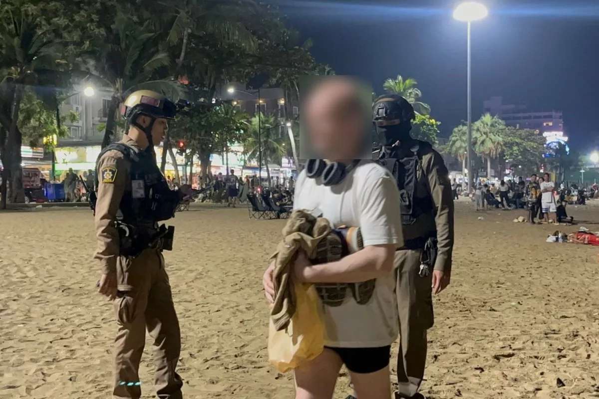 Unbekleideter Tourist sorgt für Ärger